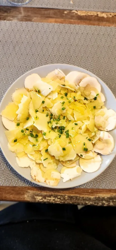 Emince de Champignons Au Copeaux de Parmesan